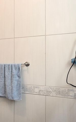 Casa à venda com 187m², 4 quartos e 2 vagas Casa à venda com 187m², 4 quartos e 2 vagasBanheiro 1
