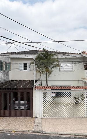 Casa à venda com 187m², 4 quartos e 2 vagas Casa à venda com 187m², 4 quartos e 2 vagasVista da Academia