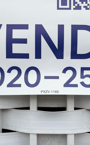 Casa à venda com 187m², 4 quartos e 2 vagas Casa à venda com 187m², 4 quartos e 2 vagasPlaca PXZV-1169