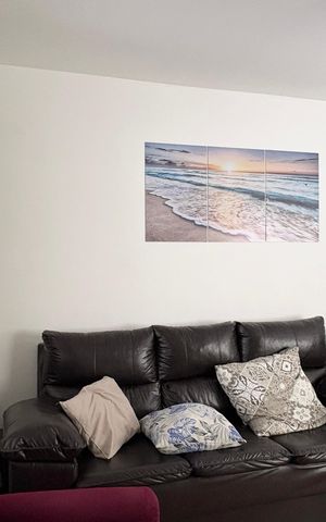 Casa à venda com 187m², 4 quartos e 2 vagas Casa à venda com 187m², 4 quartos e 2 vagasSala
