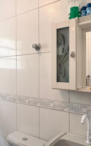 Casa à venda com 187m², 4 quartos e 2 vagas Casa à venda com 187m², 4 quartos e 2 vagasBanheiro 1
