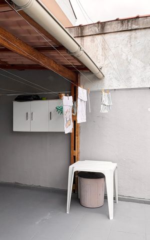 Casa à venda com 187m², 4 quartos e 2 vagas Casa à venda com 187m², 4 quartos e 2 vagasÁrea de Serviço