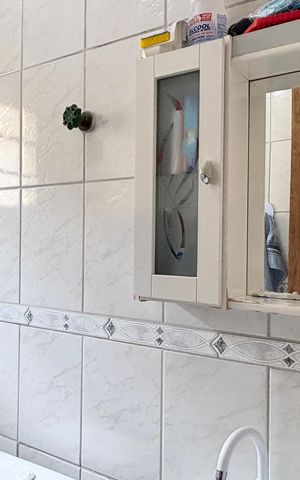 Casa à venda com 187m², 4 quartos e 2 vagas Casa à venda com 187m², 4 quartos e 2 vagasBanheiro 2