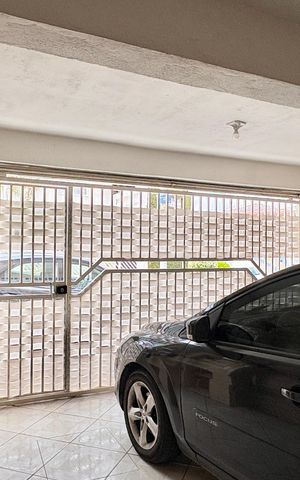 Casa à venda com 187m², 4 quartos e 2 vagas Casa à venda com 187m², 4 quartos e 2 vagasGaragem