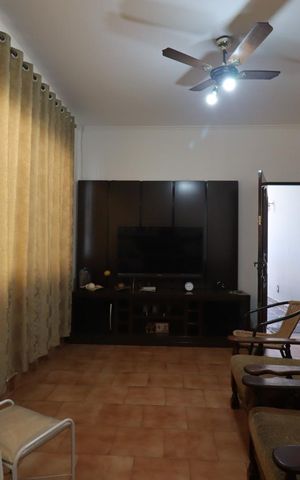 Casa para alugar com 390m², 5 quartos e 4 vagas Casa para alugar com 390m², 5 quartos e 4 vagasSala