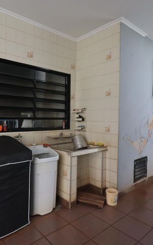 Casa para alugar com 390m², 5 quartos e 4 vagas Casa para alugar com 390m², 5 quartos e 4 vagasÁrea de Serviço