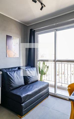 Apartamento à venda com 24m², 1 quarto e sem vaga Apartamento à venda com 24m², 1 quarto e sem vagaSala