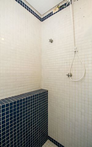 Apartamento à venda com 97m², 2 quartos e 1 vaga Apartamento à venda com 97m², 2 quartos e 1 vagaBanheiro da Suíte