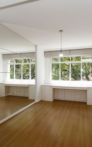 Apartamento à venda com 97m², 2 quartos e 1 vaga Apartamento à venda com 97m², 2 quartos e 1 vagaSala