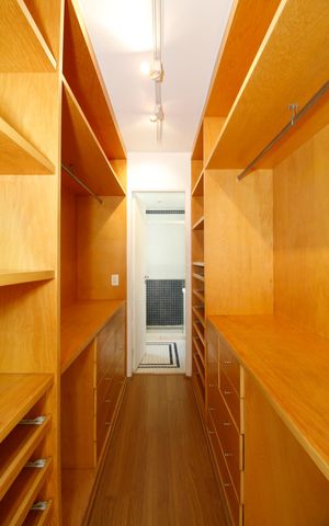 Apartamento à venda com 97m², 2 quartos e 1 vaga Apartamento à venda com 97m², 2 quartos e 1 vagaCloset da Suíte