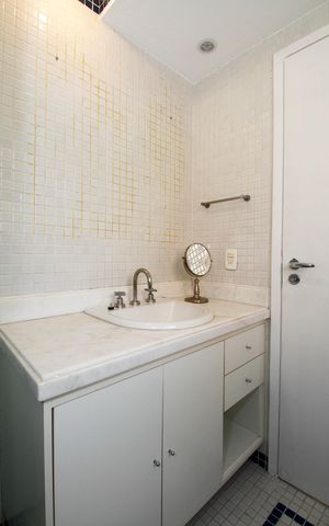 Apartamento à venda com 97m², 2 quartos e 1 vaga Apartamento à venda com 97m², 2 quartos e 1 vagaBanheiro da Suíte