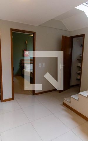 Casa à venda com 178m², 3 quartos e 4 vagasHall