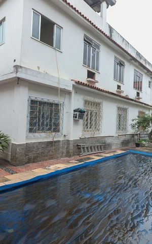 Casa à venda com 600m², 5 quartos e 3 vagas Casa à venda com 600m², 5 quartos e 3 vagasÁrea externa