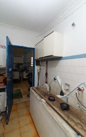 Casa à venda com 600m², 5 quartos e 3 vagas Casa à venda com 600m², 5 quartos e 3 vagasCasa 1 - Área de Serviço