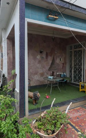 Casa à venda com 600m², 5 quartos e 3 vagas Casa à venda com 600m², 5 quartos e 3 vagasÁrea externa