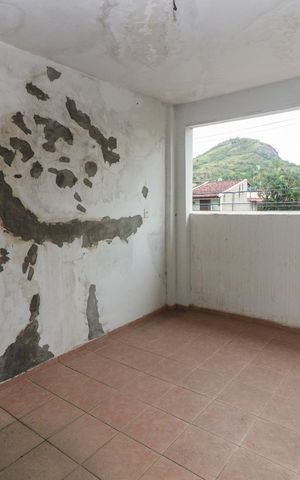 Casa à venda com 600m², 5 quartos e 3 vagas Casa à venda com 600m², 5 quartos e 3 vagasÁrea externa