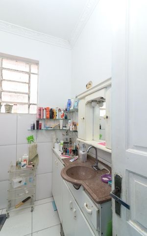 Casa à venda com 600m², 5 quartos e 3 vagas Casa à venda com 600m², 5 quartos e 3 vagasCasa 1 - Banheiro