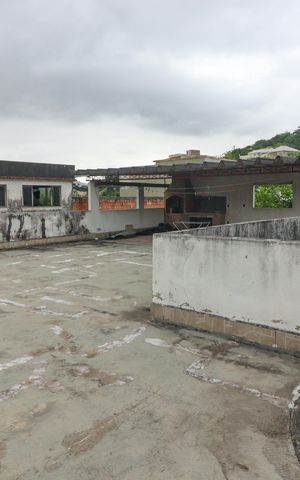 Casa à venda com 600m², 5 quartos e 3 vagas Casa à venda com 600m², 5 quartos e 3 vagasÁrea externa