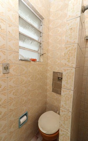 Casa à venda com 600m², 5 quartos e 3 vagas Casa à venda com 600m², 5 quartos e 3 vagasCasa 1 - Banheiro 2