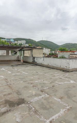 Casa à venda com 600m², 5 quartos e 3 vagas Casa à venda com 600m², 5 quartos e 3 vagasÁrea externa