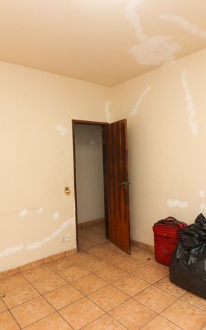 Casa à venda com 600m², 5 quartos e 3 vagas Casa à venda com 600m², 5 quartos e 3 vagasCasa 2 - Quarto 1