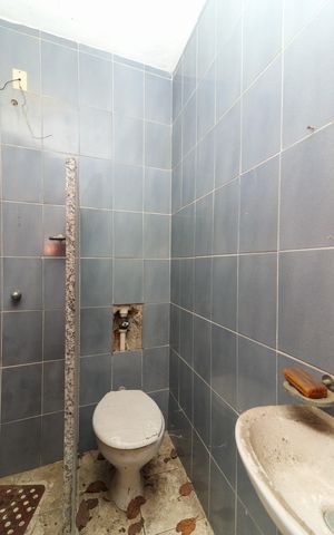 Casa à venda com 600m², 5 quartos e 3 vagas Casa à venda com 600m², 5 quartos e 3 vagasCasa 2 - Banheiro de Serviço 2