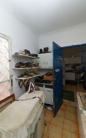 Casa à venda com 600m², 5 quartos e 3 vagas Casa à venda com 600m², 5 quartos e 3 vagasCasa 1 - Área de Serviço