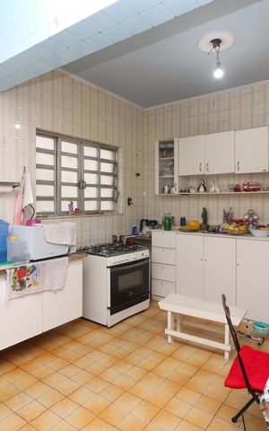 Casa à venda com 600m², 5 quartos e 3 vagas Casa à venda com 600m², 5 quartos e 3 vagasCasa 1 - Cozinha