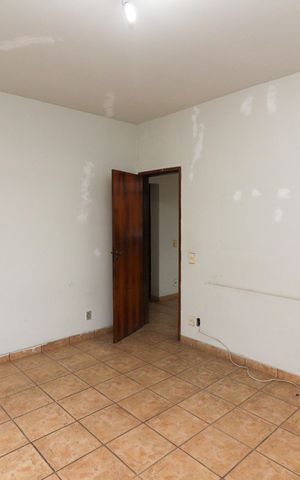 Casa à venda com 600m², 5 quartos e 3 vagas Casa à venda com 600m², 5 quartos e 3 vagasCasa 2 - Suíte
