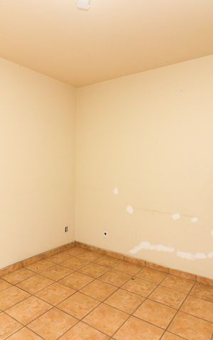 Casa à venda com 600m², 5 quartos e 3 vagas Casa à venda com 600m², 5 quartos e 3 vagasCasa 2 - Quarto 1