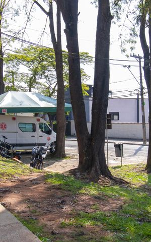 Casa de condomínio para alugar com 292m², 4 quartos e 6 vagas Casa de condomínio para alugar com 292m², 4 quartos e 6 vagasÁrea comum - Ambulancia