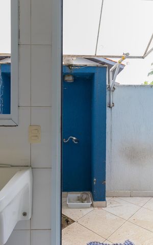 Casa de condomínio para alugar com 292m², 4 quartos e 6 vagas Casa de condomínio para alugar com 292m², 4 quartos e 6 vagasÁrea de Serviço