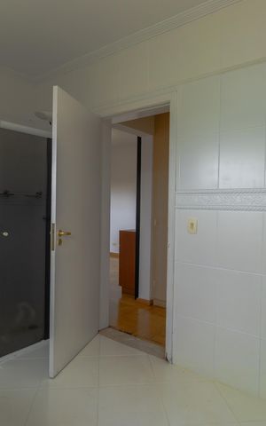Casa de condomínio para alugar com 292m², 4 quartos e 6 vagas Casa de condomínio para alugar com 292m², 4 quartos e 6 vagasBanheiro da Suíte 3 - Master