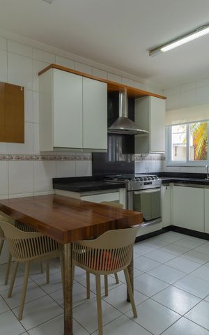 Casa de condomínio para alugar com 292m², 4 quartos e 6 vagas Casa de condomínio para alugar com 292m², 4 quartos e 6 vagasCozinha