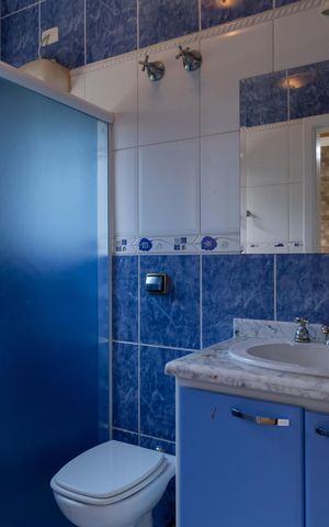 Casa de condomínio para alugar com 292m², 4 quartos e 6 vagas Casa de condomínio para alugar com 292m², 4 quartos e 6 vagasBanheiro da Suíte/Escritório