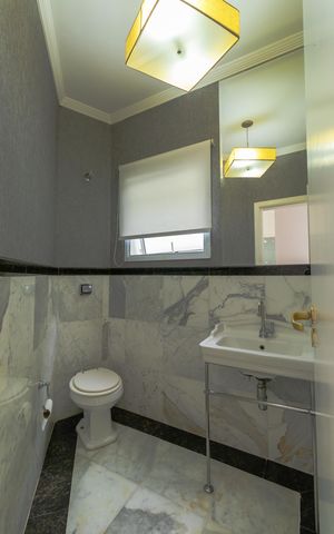 Casa de condomínio para alugar com 292m², 4 quartos e 6 vagas Casa de condomínio para alugar com 292m², 4 quartos e 6 vagasLavabo