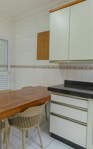 Casa de condomínio para alugar com 292m², 4 quartos e 6 vagas Casa de condomínio para alugar com 292m², 4 quartos e 6 vagasCozinha