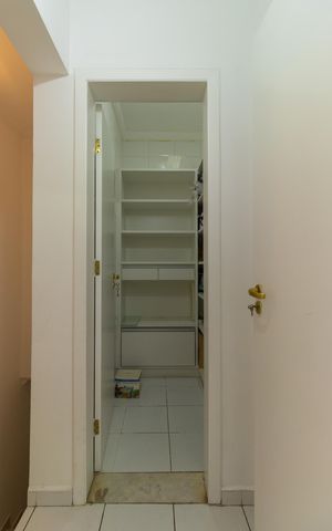 Casa de condomínio para alugar com 292m², 4 quartos e 6 vagas Casa de condomínio para alugar com 292m², 4 quartos e 6 vagasDespensa