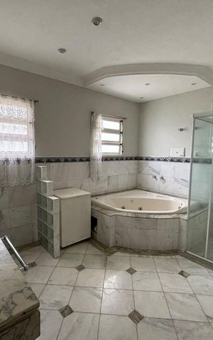 Casa de condomínio para alugar com 450m², 3 quartos e 3 vagas
