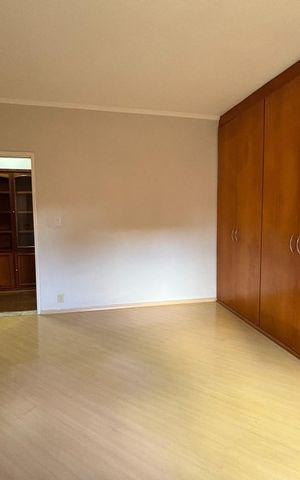 Casa de condomínio para alugar com 450m², 3 quartos e 3 vagas