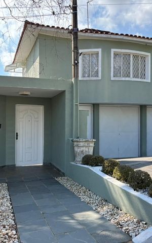 Casa de condomínio para alugar com 450m², 3 quartos e 3 vagas Casa de condomínio para alugar com 450m², 3 quartos e 3 vagasFachada