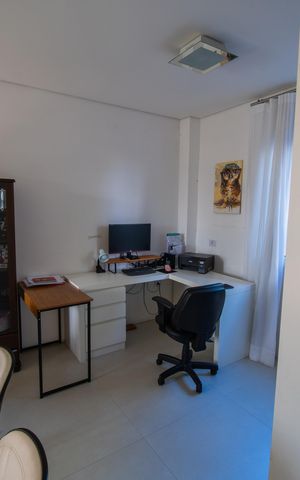 Casa à venda com 146m², 3 quartos e 6 vagas Casa à venda com 146m², 3 quartos e 6 vagasSala