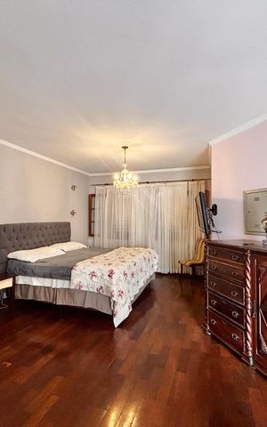 Casa de condomínio à venda com 540m², 5 quartos e 3 vagas Casa de condomínio à venda com 540m², 5 quartos e 3 vagasSuíte 4