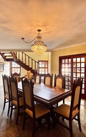 Casa de condomínio à venda com 540m², 5 quartos e 3 vagas Casa de condomínio à venda com 540m², 5 quartos e 3 vagasSala de Jantar