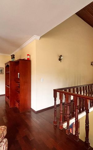 Casa de condomínio à venda com 540m², 5 quartos e 3 vagas Casa de condomínio à venda com 540m², 5 quartos e 3 vagasSala