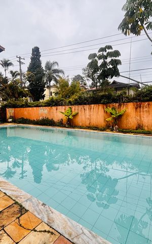 Casa de condomínio à venda com 540m², 5 quartos e 3 vagas Casa de condomínio à venda com 540m², 5 quartos e 3 vagasPiscina Coberta