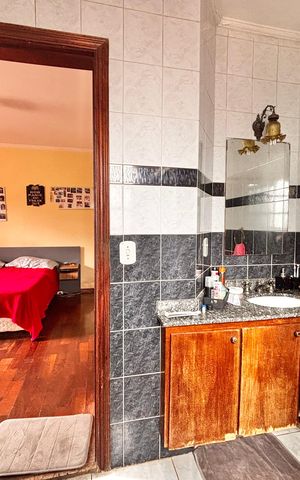Casa de condomínio à venda com 540m², 5 quartos e 3 vagas Casa de condomínio à venda com 540m², 5 quartos e 3 vagasBanheiro suíte 3