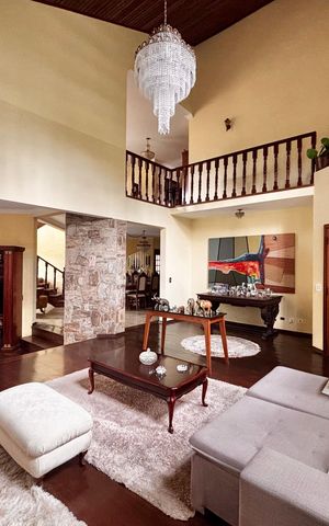 Casa de condomínio à venda com 540m², 5 quartos e 3 vagas Casa de condomínio à venda com 540m², 5 quartos e 3 vagasSala