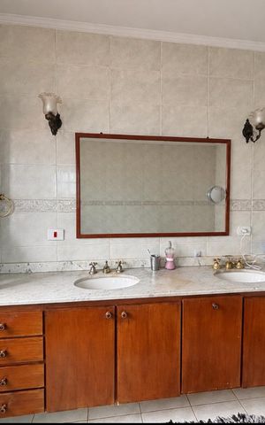 Casa de condomínio à venda com 540m², 5 quartos e 3 vagas Casa de condomínio à venda com 540m², 5 quartos e 3 vagasBanheiro suíte 4