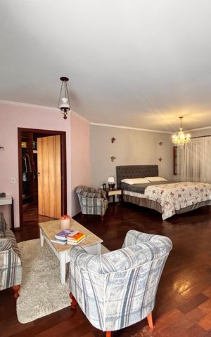Casa de condomínio à venda com 540m², 5 quartos e 3 vagas Casa de condomínio à venda com 540m², 5 quartos e 3 vagasSuíte 4